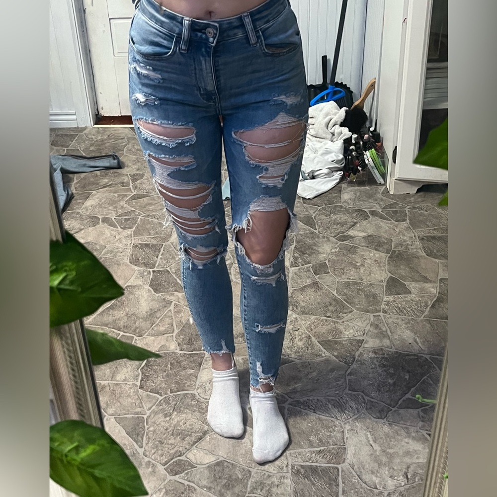 American eagle ripped jeans